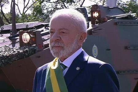 Lula participa do desfile do 7/9 desta vez sem presença de ministros do STF