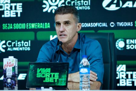Vagner Mancini lamenta empate, mas projeta classico