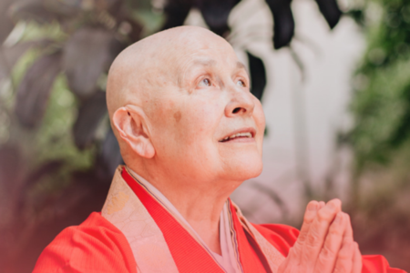 Monja Coen participa de palestra sobre saúde emocional em Goiânia