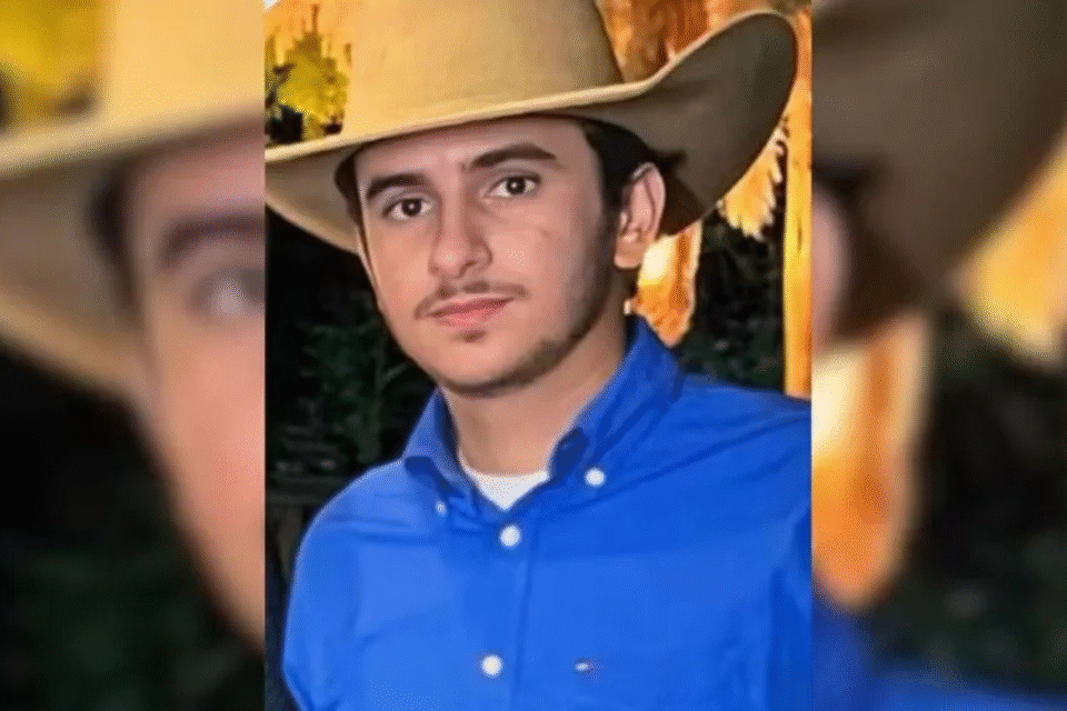 Jovem morre após carro sair da pista e bater em árvore na GO-239