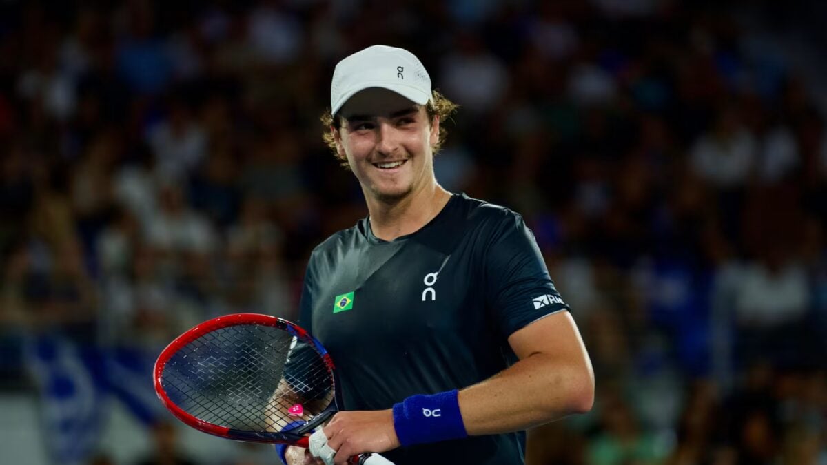 João Fonseca durante partida na Copa Davis