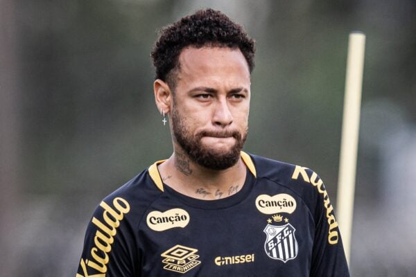 Neymar curte foto de loira no Instagram e depois apaga interação; saiba quem é Saiba quem é a modelo Laura Von Paumgartten