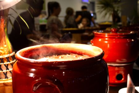 Sábado em Goiânia terá feijoada com samba ao vivo