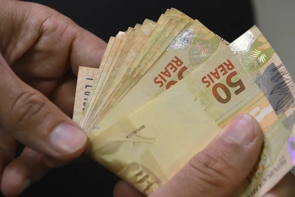 Mega-Sena acumula e prêmio vai a R$ 54 milhões; veja dicas para aumentar suas chances Dezenas sorteadas foram 11 - 27 - 31 - 41 - 48 - 54