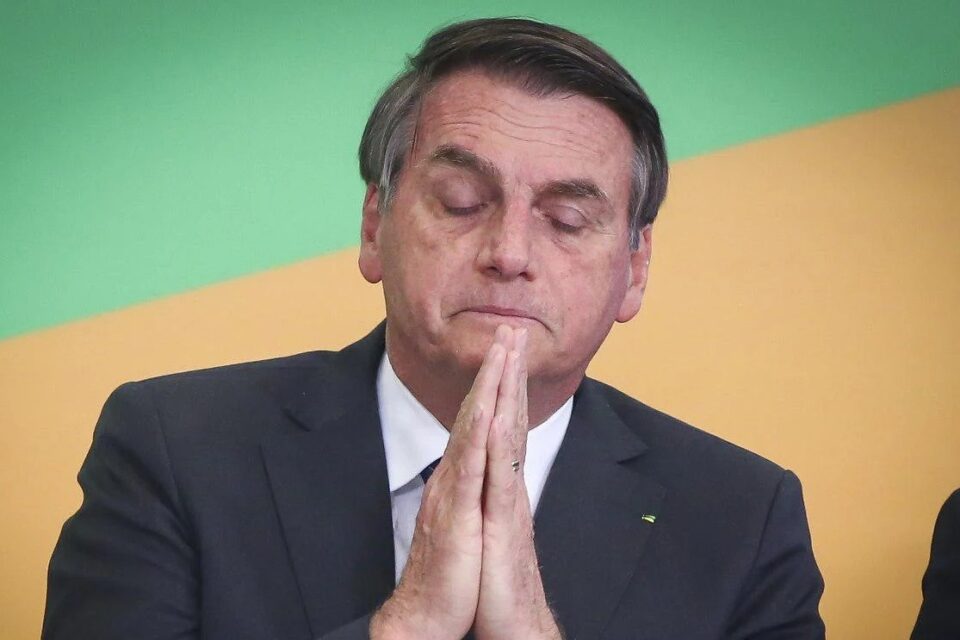 Moraes mantém prisão domiciliar humanitária de Bolsonaro