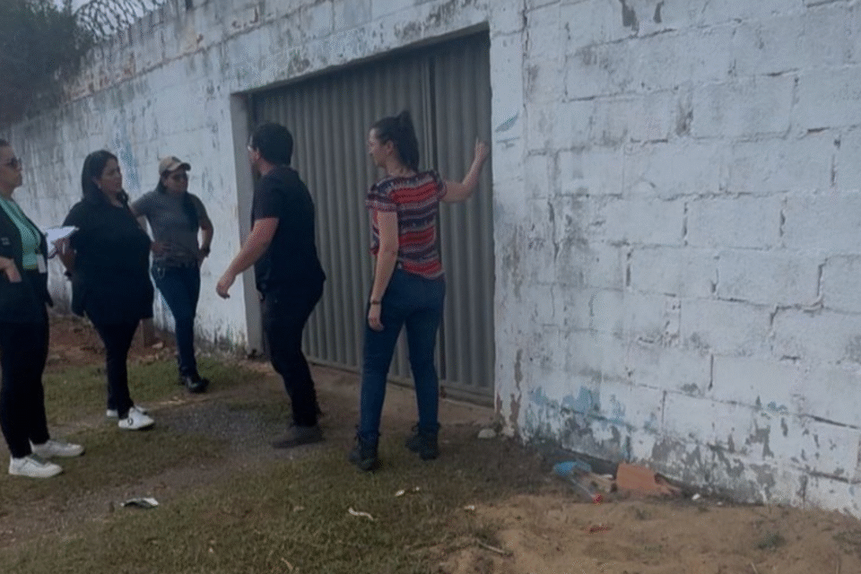 Quatro pessoas são presas suspeitas de manter pacientes em cárcere privado em clínica clandestina de Trindade