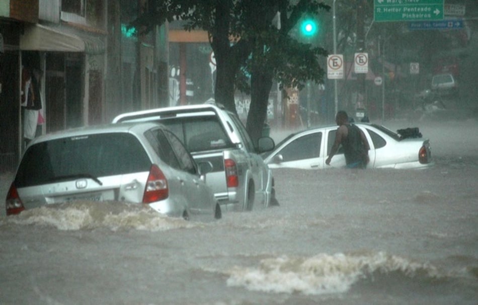 Capital registrou alagamentos, queda de árvores e transbordo de córregos. (Foto: reprodução)