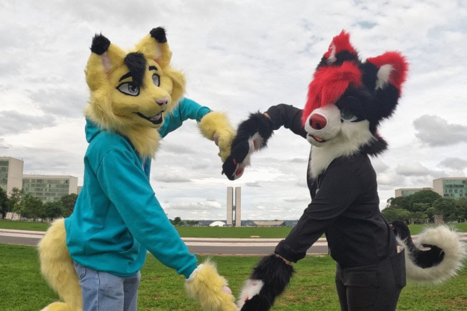 34d52d5b image Therians: entenda a comunidade de pessoas que se identificam e vivem como animais