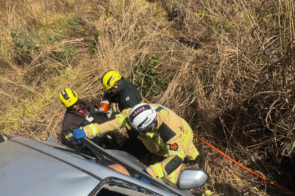 Mulher morre e duas pessoas ficam feridas após grave acidente na GO-080