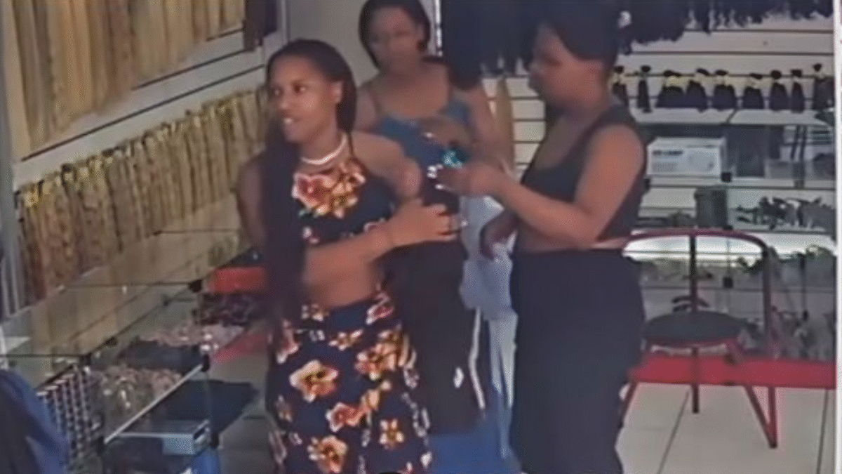 Imagem das mulheres suspeitas do furto