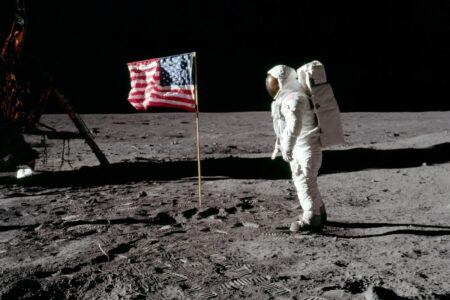 Homem na lua durante expedição Apollo 11, da Nasa (Foto: Nasa)