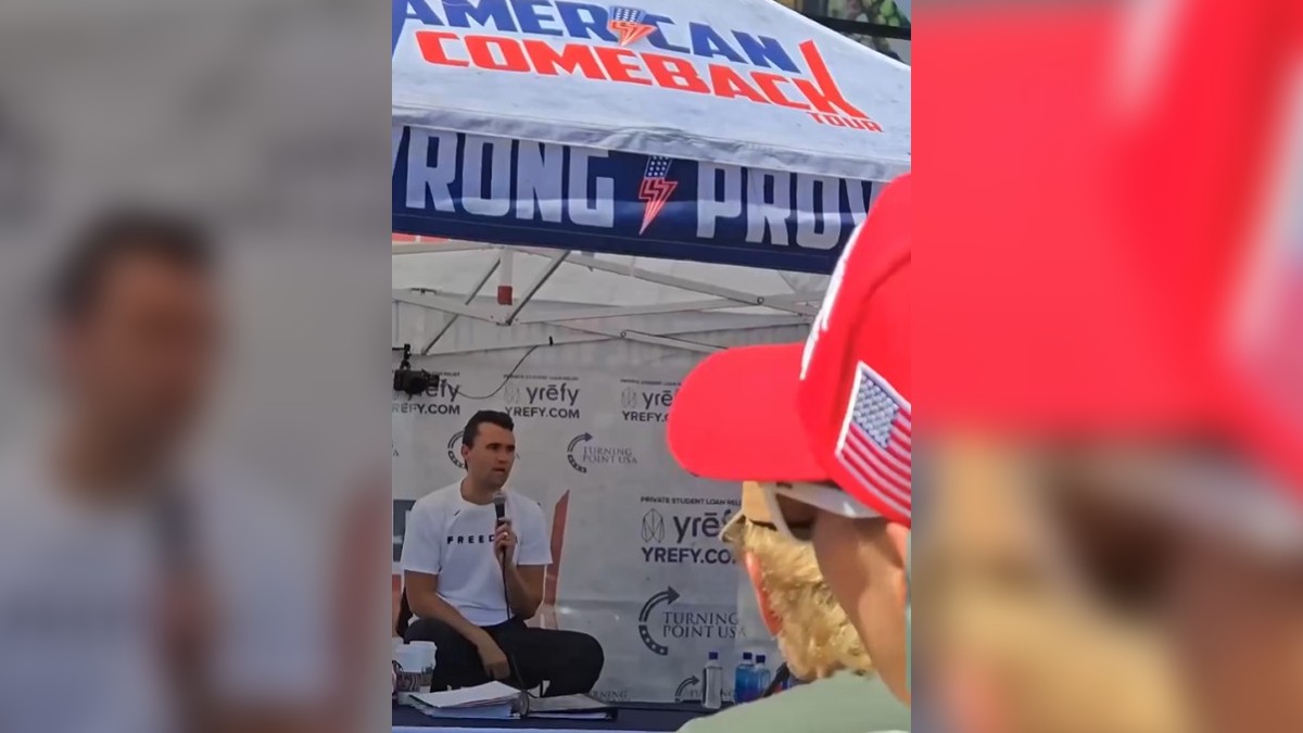 Influenciador trumpista Charlie Kirk é baleado durante evento em universidade