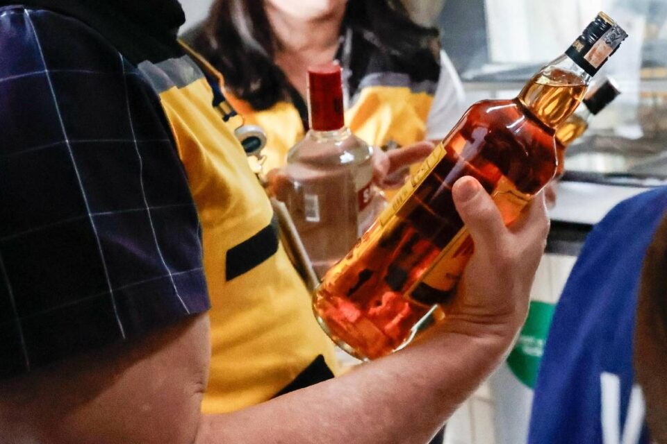 Governo afirma não ver indícios de ligação do crime com o PCC Sobe para 5 número de mortes por intoxicação com metanol