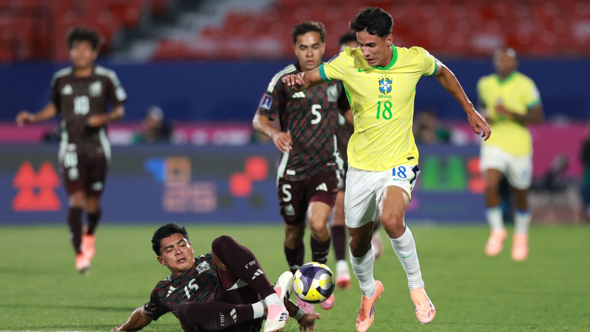 Brasil sai atrás no placar, se recupera, vira, mas sofre empate no fim