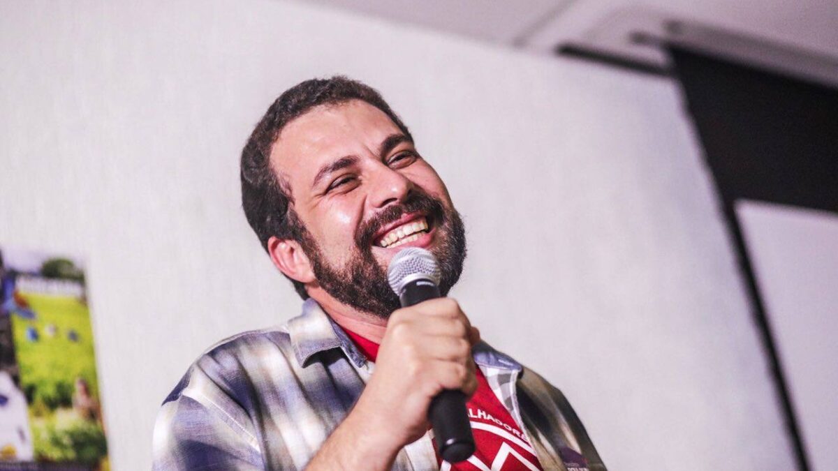 Boulos diz que expectativa para julgamento de Bolsonaro é churrasco e cerveja Deputado quer comemorar eventual condenação de Jair Bolsonaro