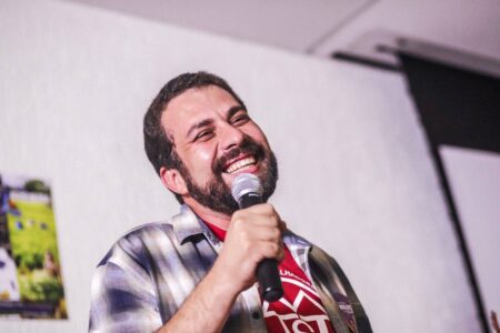 Boulos diz que expectativa para julgamento de Bolsonaro é churrasco e cerveja Deputado quer comemorar eventual condenação de Jair Bolsonaro