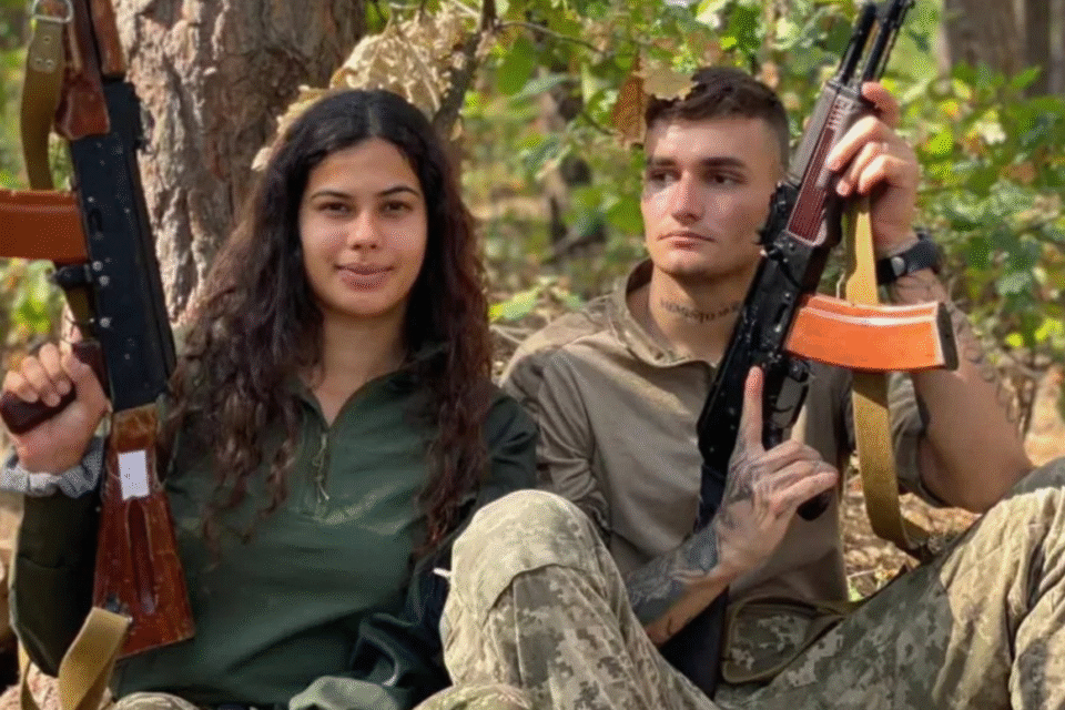 Casal paranaense se conhece durante guerra na Ucrânia, volta ao Brasil e tem primeiro filho