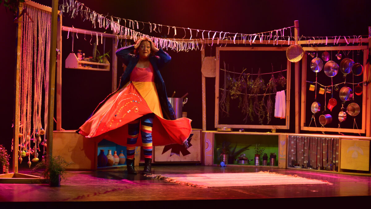 Espetáculo 'Chapeuzinho Esfarrapado' faz turnê por cidades de Goiás