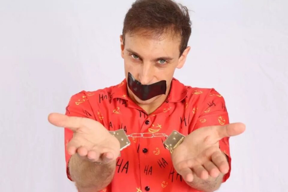 Leo Lins é absolvido de condenação de oito anos de prisão e celebra nas redes sociais Maioria dos desembargadores votou pela absolvição