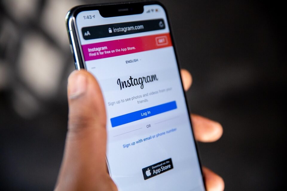 Juiz entendeu que a Meta não comprovou o motivo da exclusão do perfil (Foto: Freepik)
