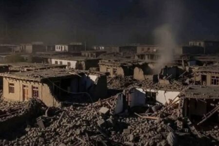 Terremoto deixa ao menos 800 mortos e milhares de feridos no Afeganistão Socorristas vasculham escombros para procurar sobreviventes