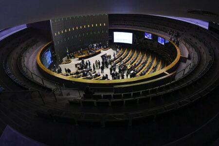 PEC da Blindagem pode ter constitucionalidade questionada no STF, diz especialista