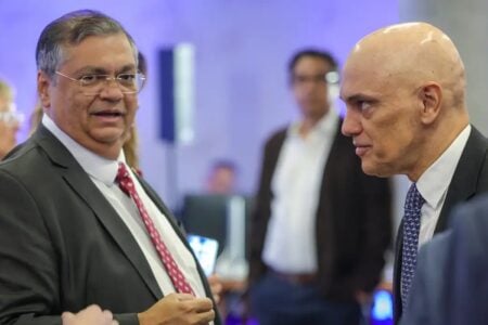 Dino e Moraes usam Mickey e Pateta para ironizar governo Trump; vídeo "pateta aparece com frequência nesses eventos todos", disse ministro