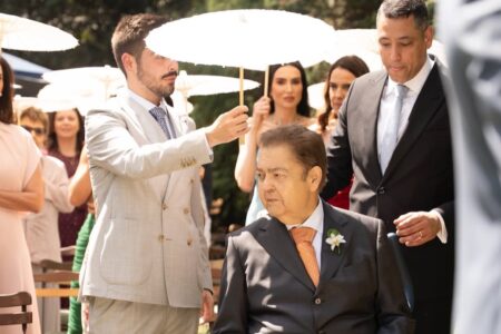 Filho de Faustão compartilha fotos inéditas do apresentador no casamento de Lara Silva