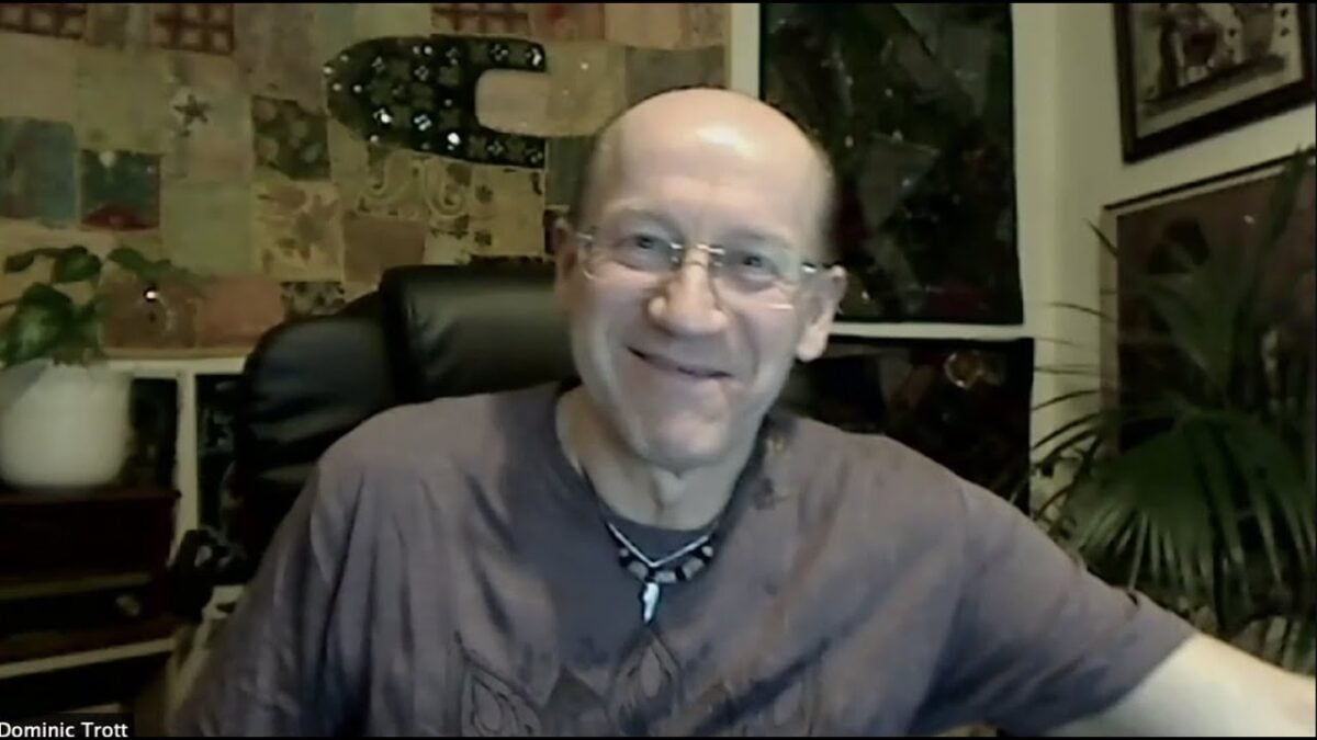 Homem que diz já ter experimentado 182 drogas revela qual provocou a pior viagem Britânico escreveu o livro 'A Bíblia dos Usuários de Drogas'