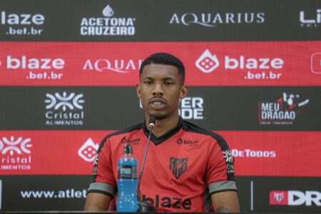 Lelê, atacante do Atlético