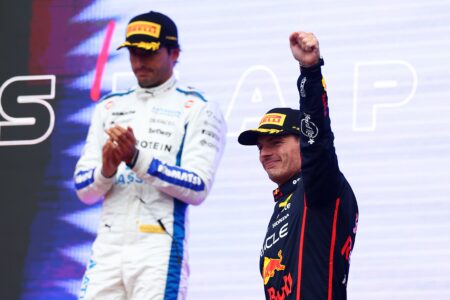 Carlos Sainz e Max Verstappen
