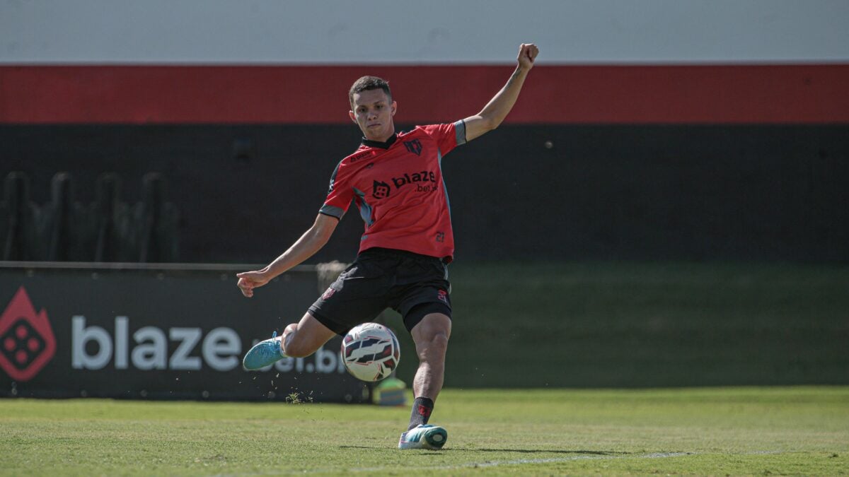 Yuri Alves. atacante do Atlético