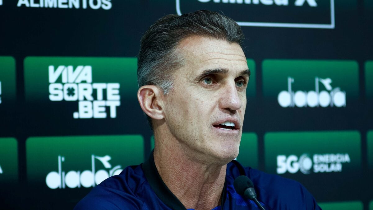 Vagner Mancini, técnico do Goiás