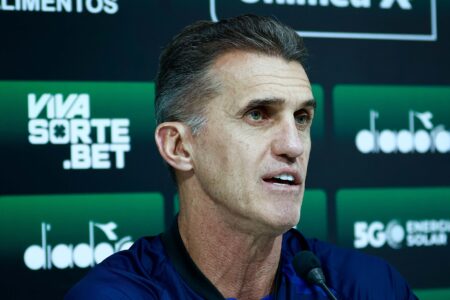 Vagner Mancini, técnico do Goiás