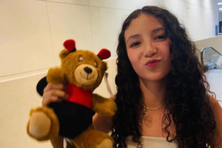 Pai da jovem não sabia sobre os procedimentos Cirurgião é suspenso após a morte de paciente de 14 anos submetida a lipo e implantes