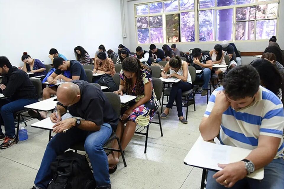 Saiba como se preparar Concurso da Câmara dos Deputados oferece salários de até R$ 34 mil; veja cargos e preparativos
