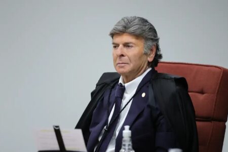 Fux deve frustrar expectativa de bolsonaristas em julgamento no STF Ministro não deve votar pela absolvição do ex-presidente