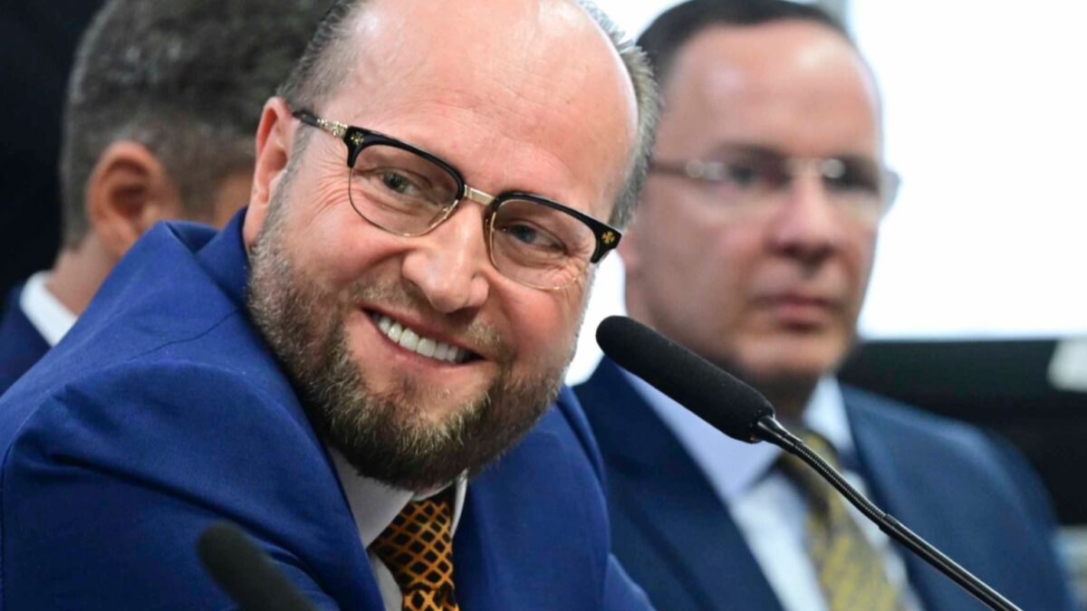 CPI do INSS pede prisão de Nelson Wilians e aprova quebra de sigilo Advogado negou participação na fraude em depoimento