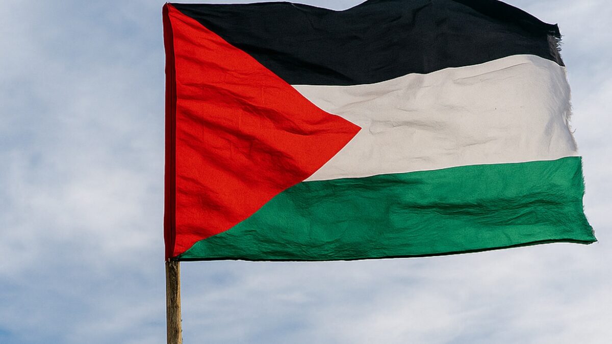 Canadá, Austrália e Reino Unido reconhecem Estado da Palestina e pressionam Israel solução de crise humanitária na Faixa de Gaza