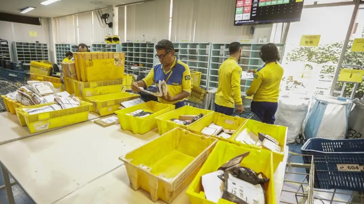Correios registram R$ 6 bilhões de prejuízo até setembro Empresa teve nova redução de receitas e aumento nas despesas operacionais