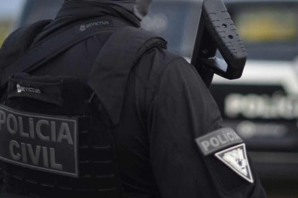 Polícia prende dupla suspeita de emboscar e tentar matar a facadas jovem em Novo Gama
