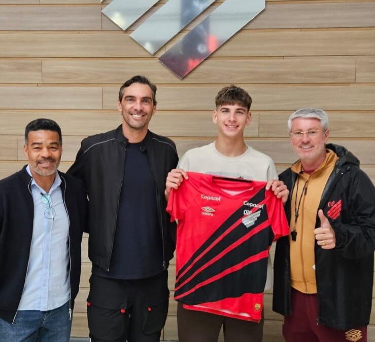 Giba, o filho Patrick e o técnico Odair Hellmann