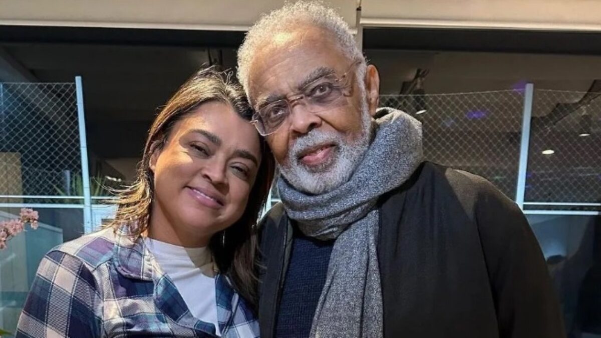 Gilberto Gil retoma turnê após morte de Preta Gil; vídeo A turnê Tempo Rei celebra mais de 60 anos de carreira do artista