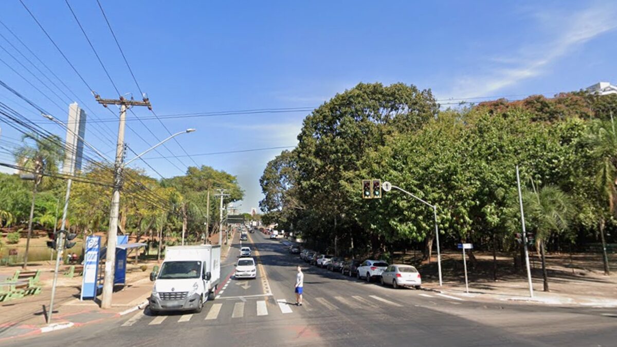 Avenida T-10 em Goiânia terá trânsito alterado para sentido único até o final do ano (Foto: Google Street Viewer)