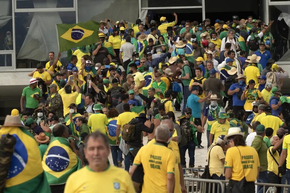 Cálculo considera tempo de progressão Prisão em regime fechado pode se limitar a 1 ano pelo 8 de Janeiro e a 11 para núcleo do golpe