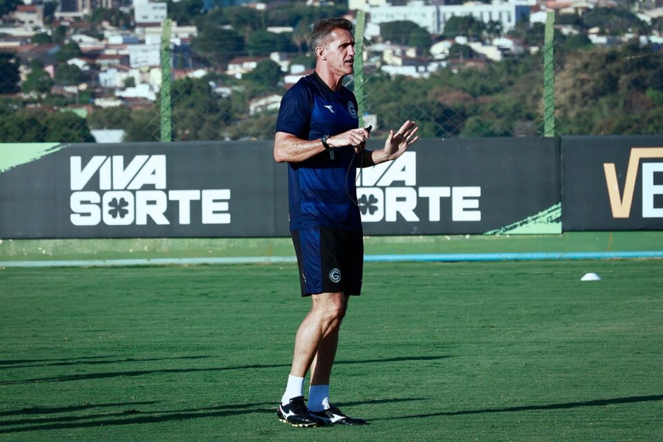 Vagner Mancini em treino no Goiás