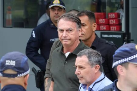 STF já tem maioria para manter condenação de 27 anos a Bolsonaro