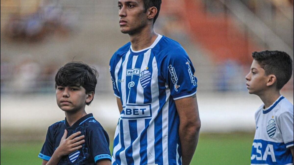 Goiás anuncia novo reforço para fim da temporada