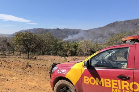 Bombeiros eliminam último foco do incêndio de grandes proporções em Pirenópolis