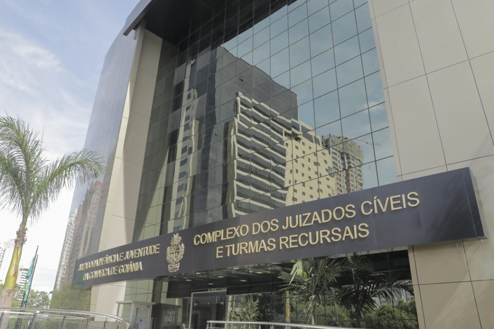 Juiz condena plano de saúde a indenizar menor que teve atendimento emergencial negado em Goiânia